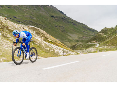 Cadex Amp click to zoom image