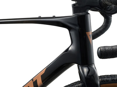 Giant Revolt Advanced 2 Carbon click to zoom image