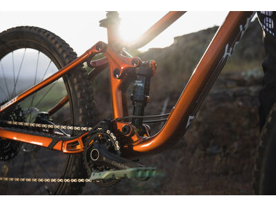 Giant Faith click to zoom image