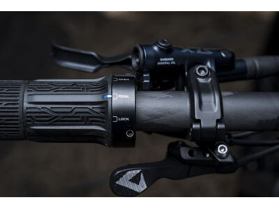 Giant Anthem Advanced SL 2 Mariana Blue click to zoom image