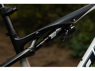 Giant Anthem Advanced SL SE White / Carbon click to zoom image