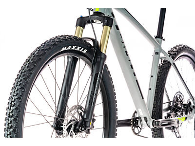 Giant Talon 1 click to zoom image