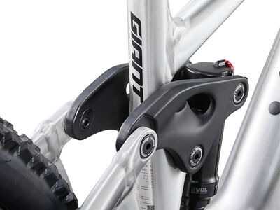 Giant Reign E+ 3 click to zoom image