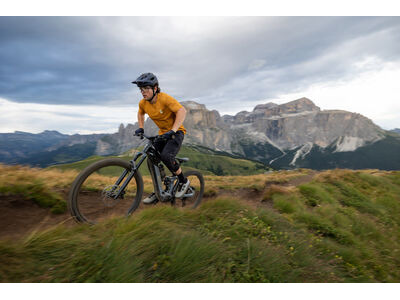 Giant Trance Advanced E+ 1 Carbon / Tactical Grey click to zoom image