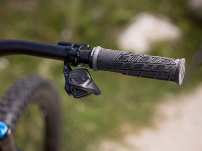 Giant Trance Advanced E+ 1 Dusted Peri click to zoom image