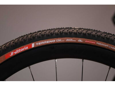 Vittoria Terreno T70 Coarse Loose 700x40c Gravel Endurance Brown G2.0 Tubeless Ready click to zoom image