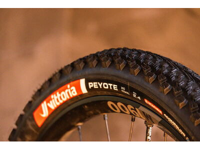Vittoria Peyote Trail 29x2.4 Trail Brown G2.0 Tubeless Ready Tyre click to zoom image