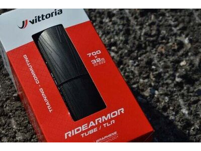 Vittoria RideArmor II 700x26c TLR full black G2.0 click to zoom image