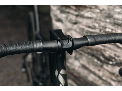 LIV Avail Advanced Pro 0 Carbon click to zoom image