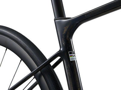 LIV Avail Advanced Pro 0 Carbon click to zoom image