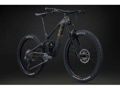 LIV Intrigue X Advanced 1 click to zoom image