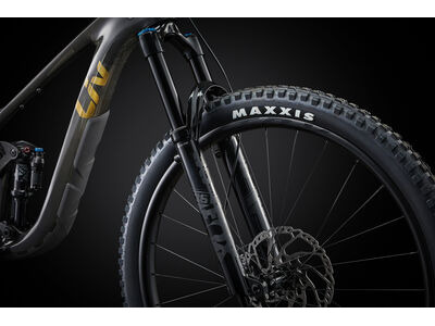 LIV Intrigue X Advanced 1 click to zoom image